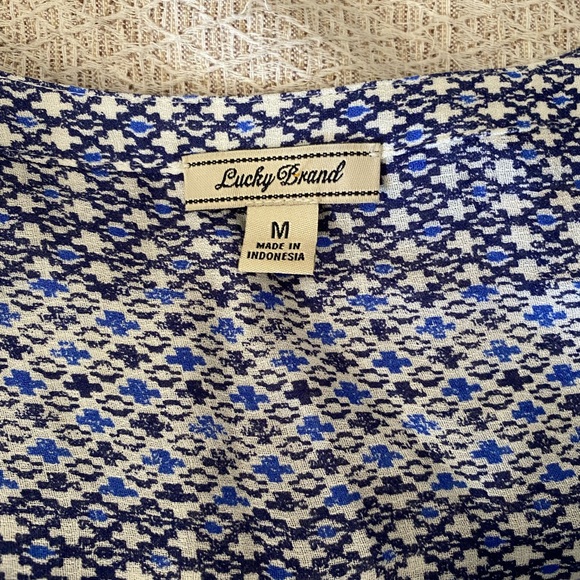 Lucky Brand Geo Tie Top Blouse Tank Size M - Navy Blue and White - Picture 7 of 8